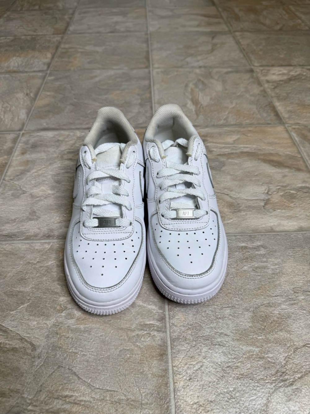 Nike Air Force 1 Low Triple White GS Shoe Size 3.5Y White FV5951-111 Preowned